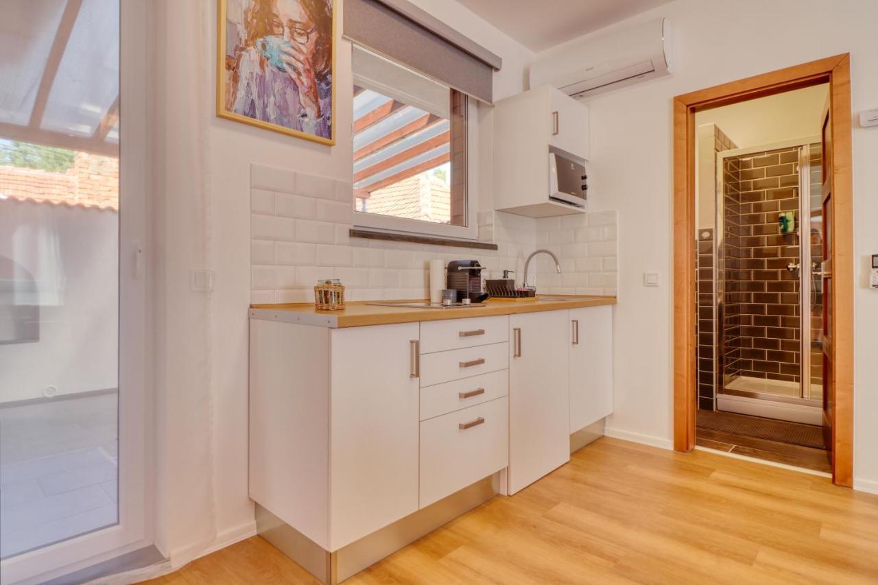 Barka Apartman Eger Extérieur photo